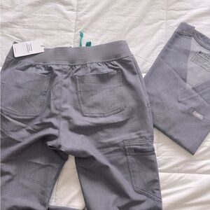 FIGS women’s Gray Set like NEW - Tags are not on
